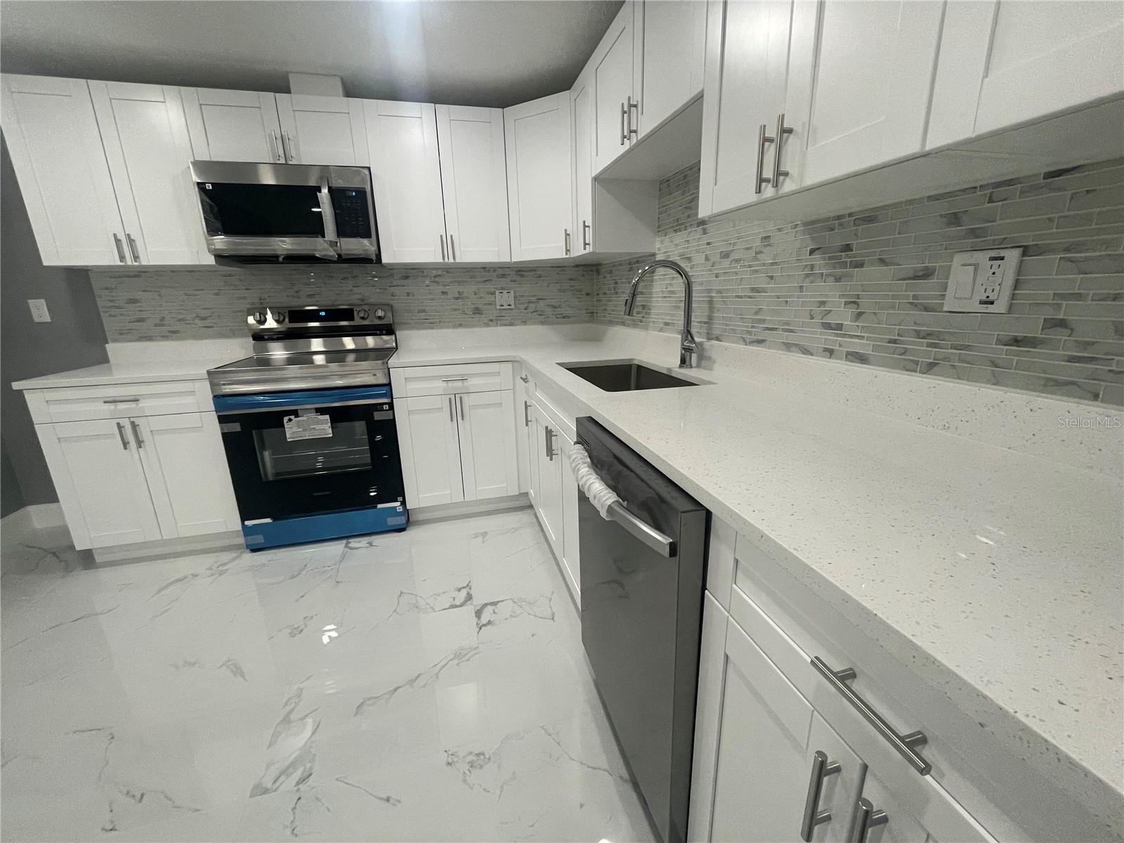 Image 26 of 39 For 8621 Robilina Road