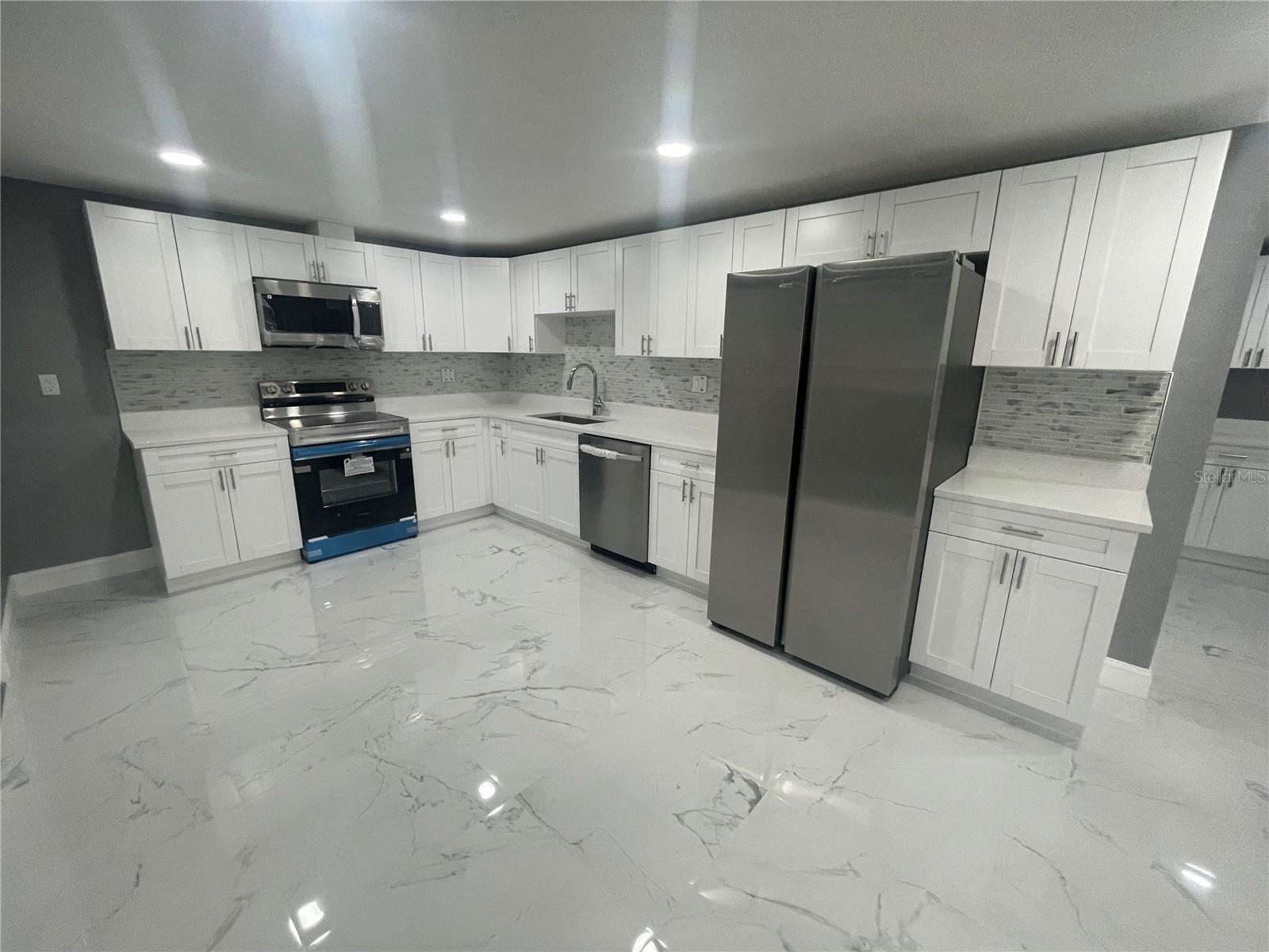 Image 27 of 39 For 8621 Robilina Road