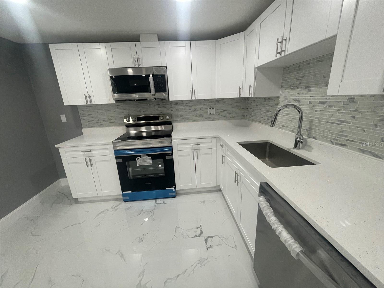 Image 30 of 39 For 8621 Robilina Road