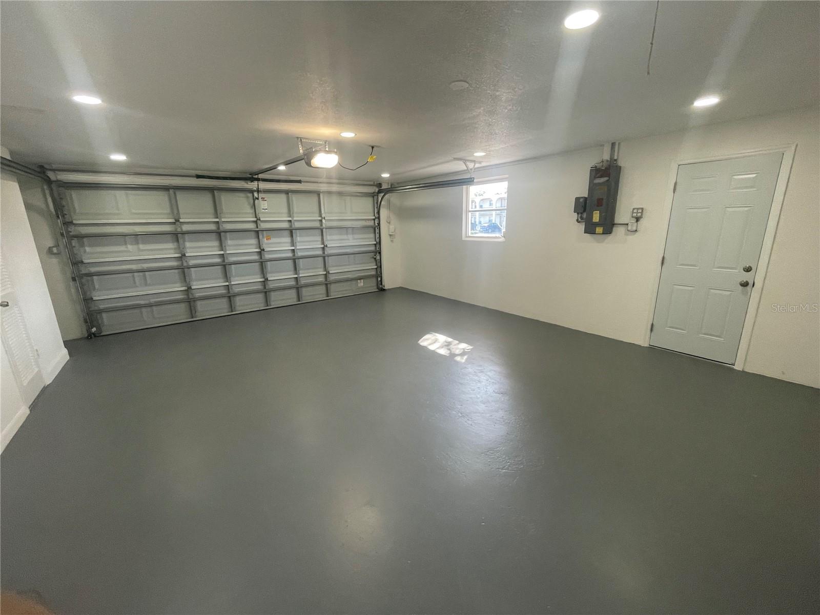 Image 31 of 39 For 8621 Robilina Road