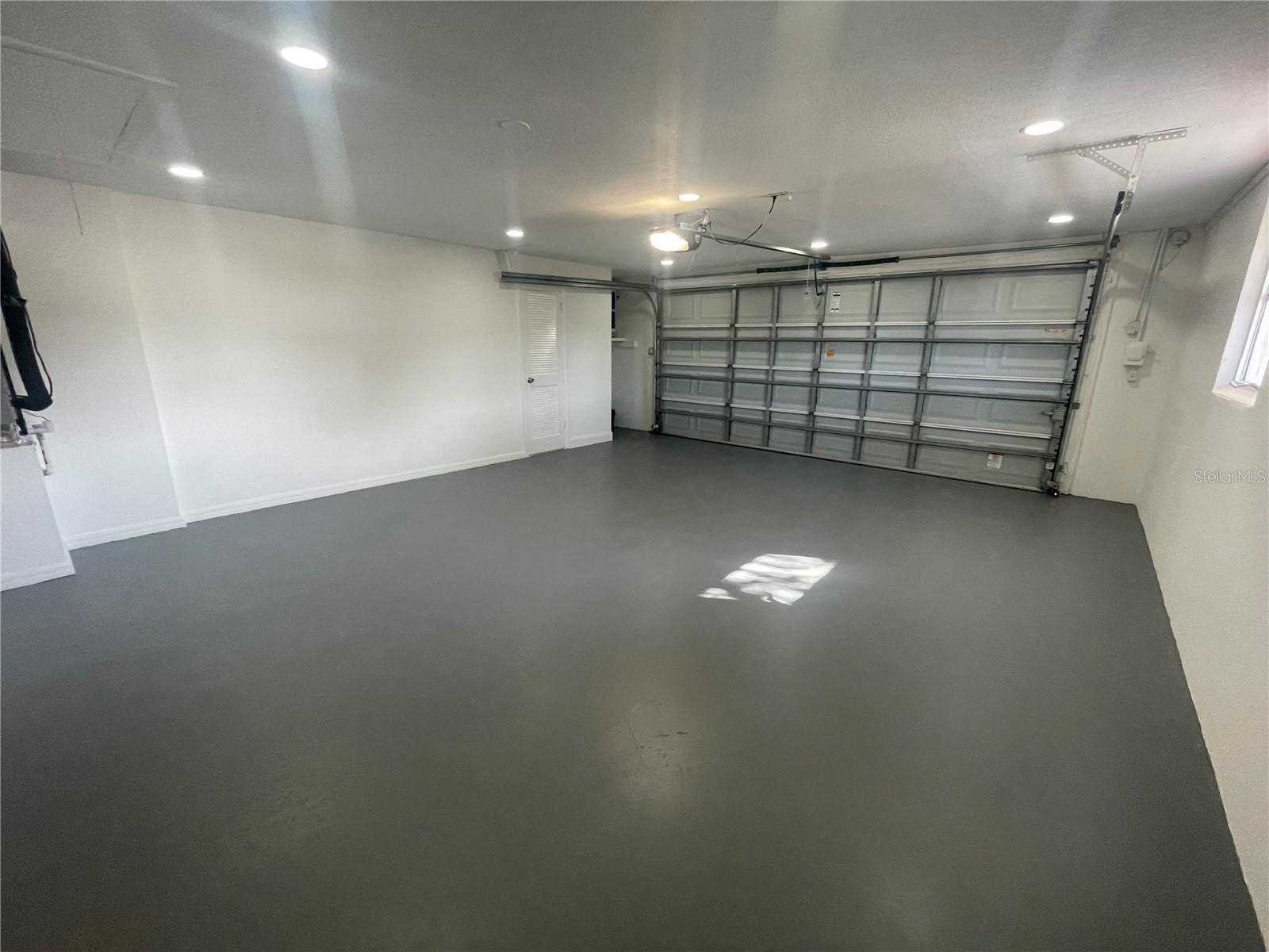 Image 32 of 39 For 8621 Robilina Road