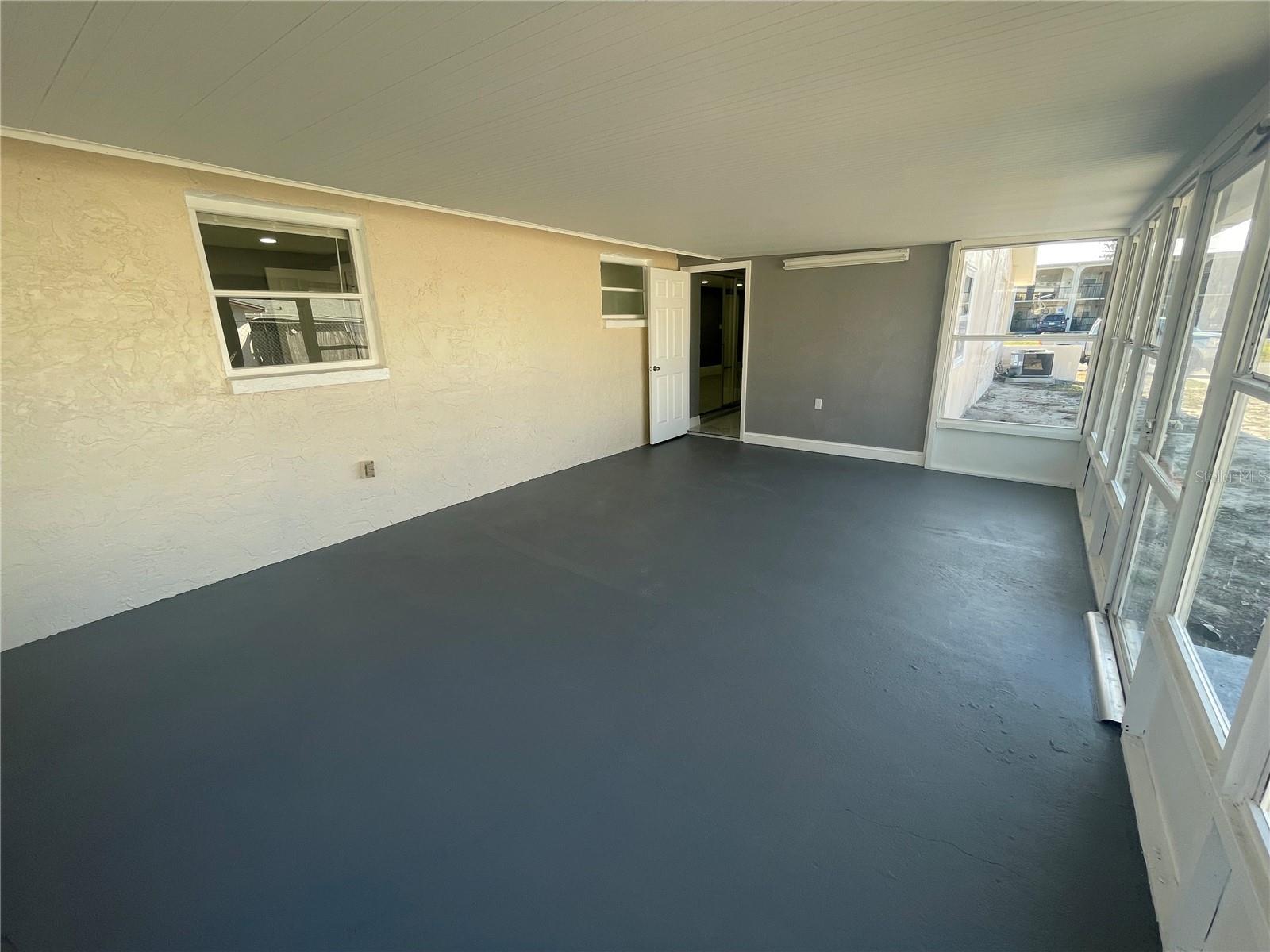 Image 33 of 39 For 8621 Robilina Road