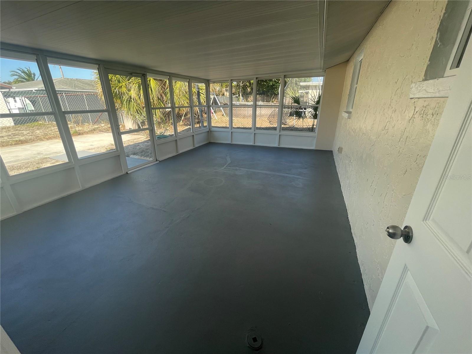 Image 34 of 39 For 8621 Robilina Road