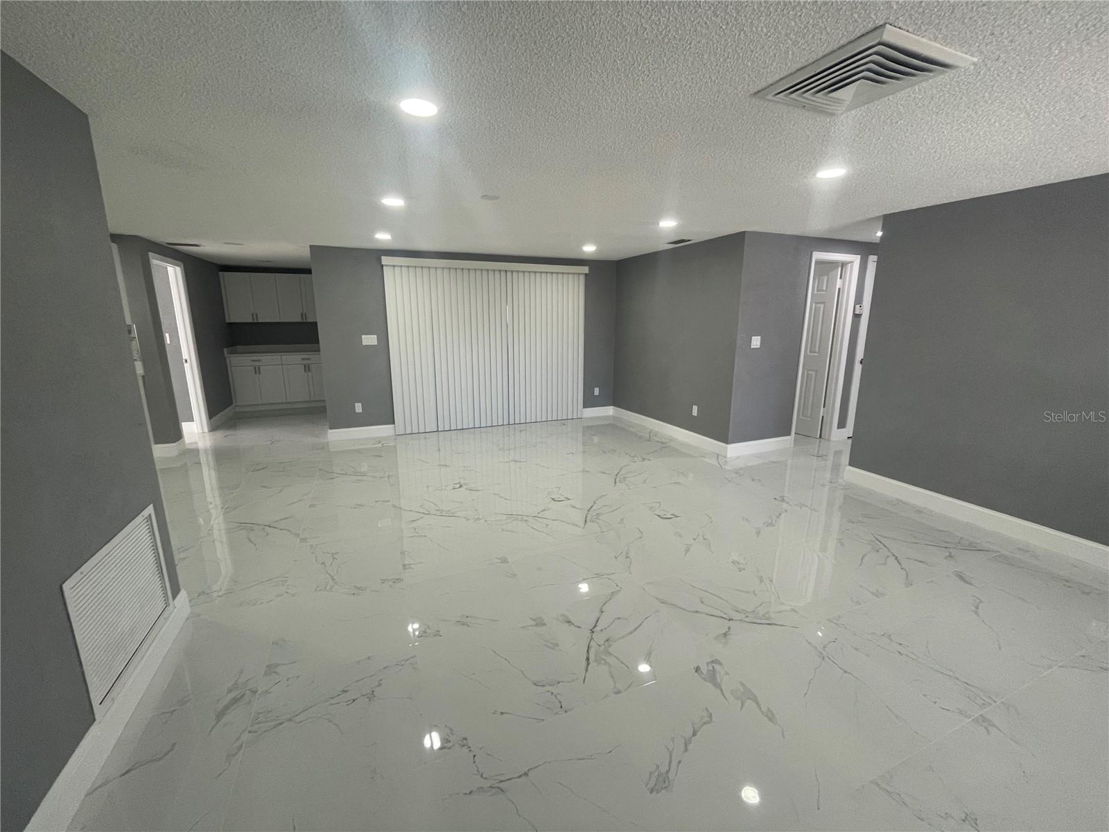 Image 5 of 39 For 8621 Robilina Road