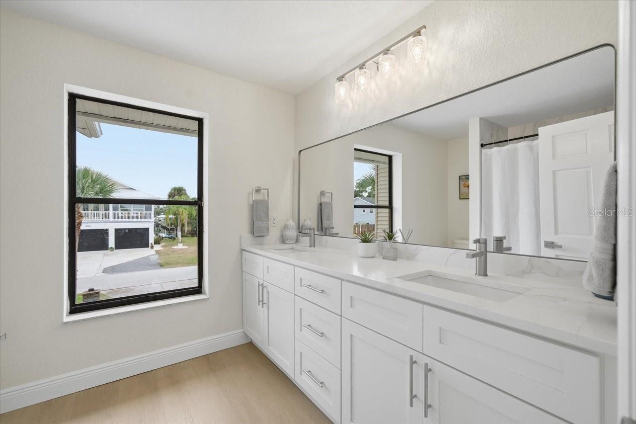 Image 43 of 87 For 1821 20th Avenue