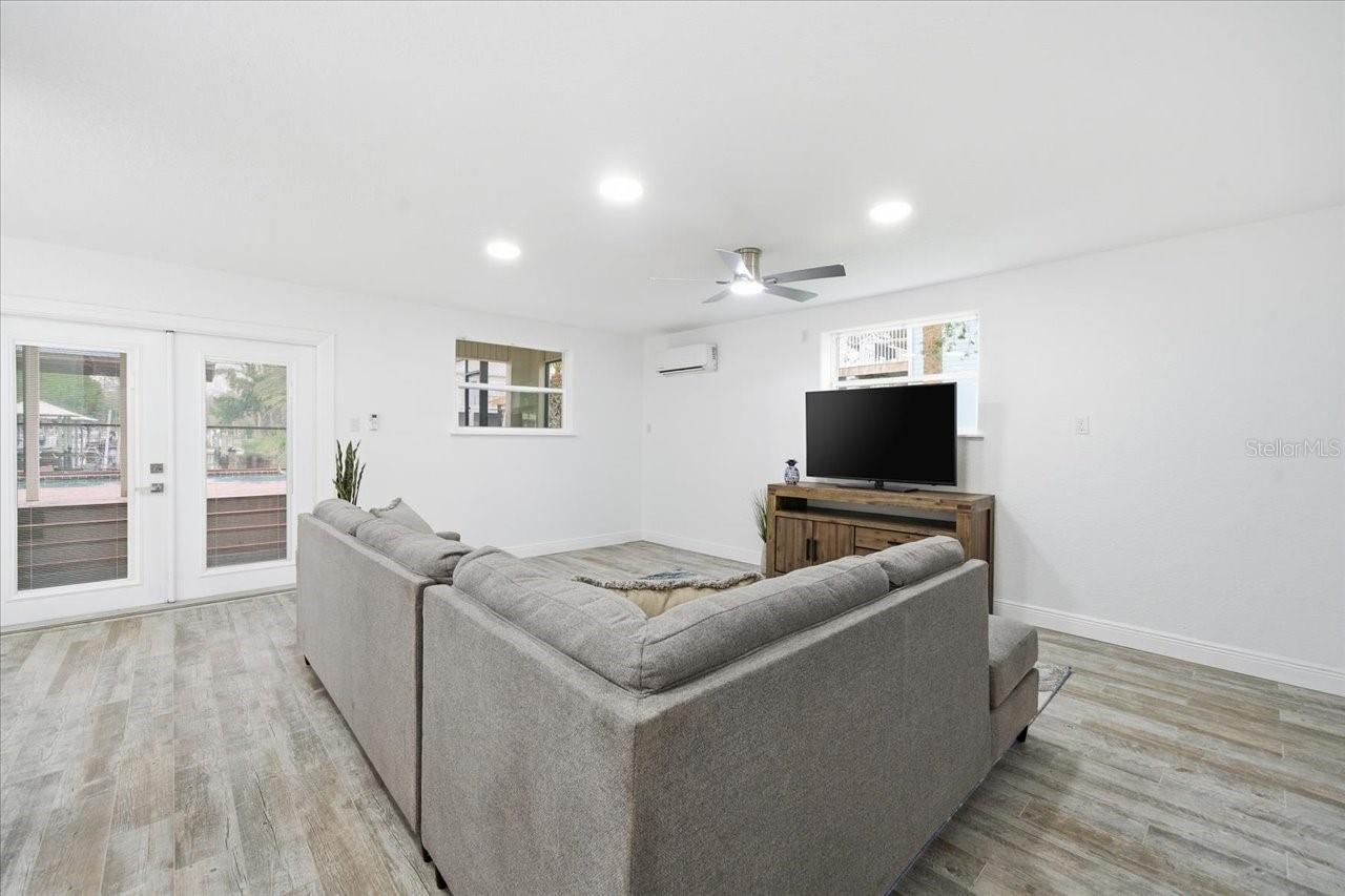 Image 56 of 87 For 1821 20th Avenue