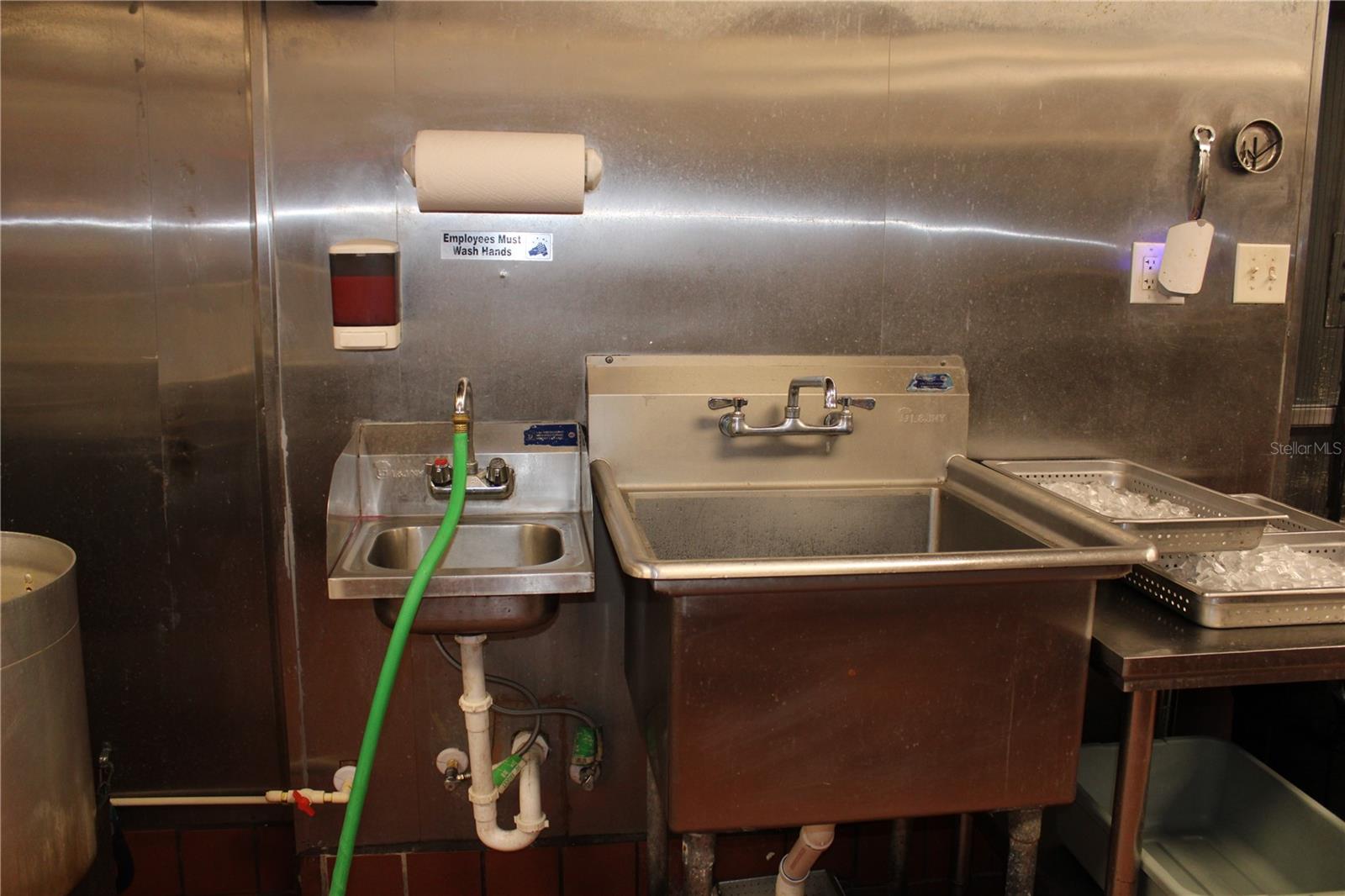 Image 21 of 23 For Commercial Way