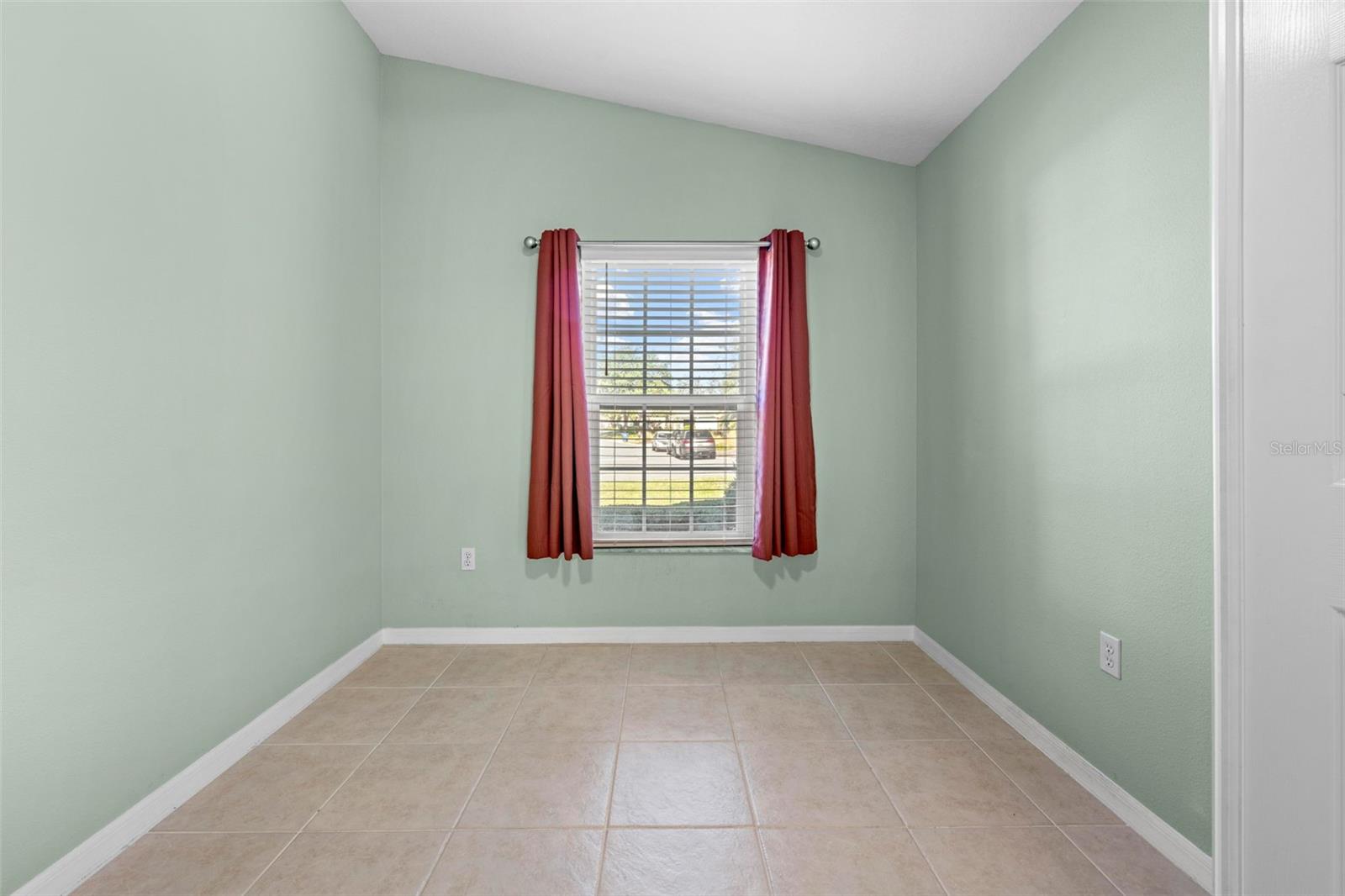 Image 23 of 53 For 11330 Leeds Drive