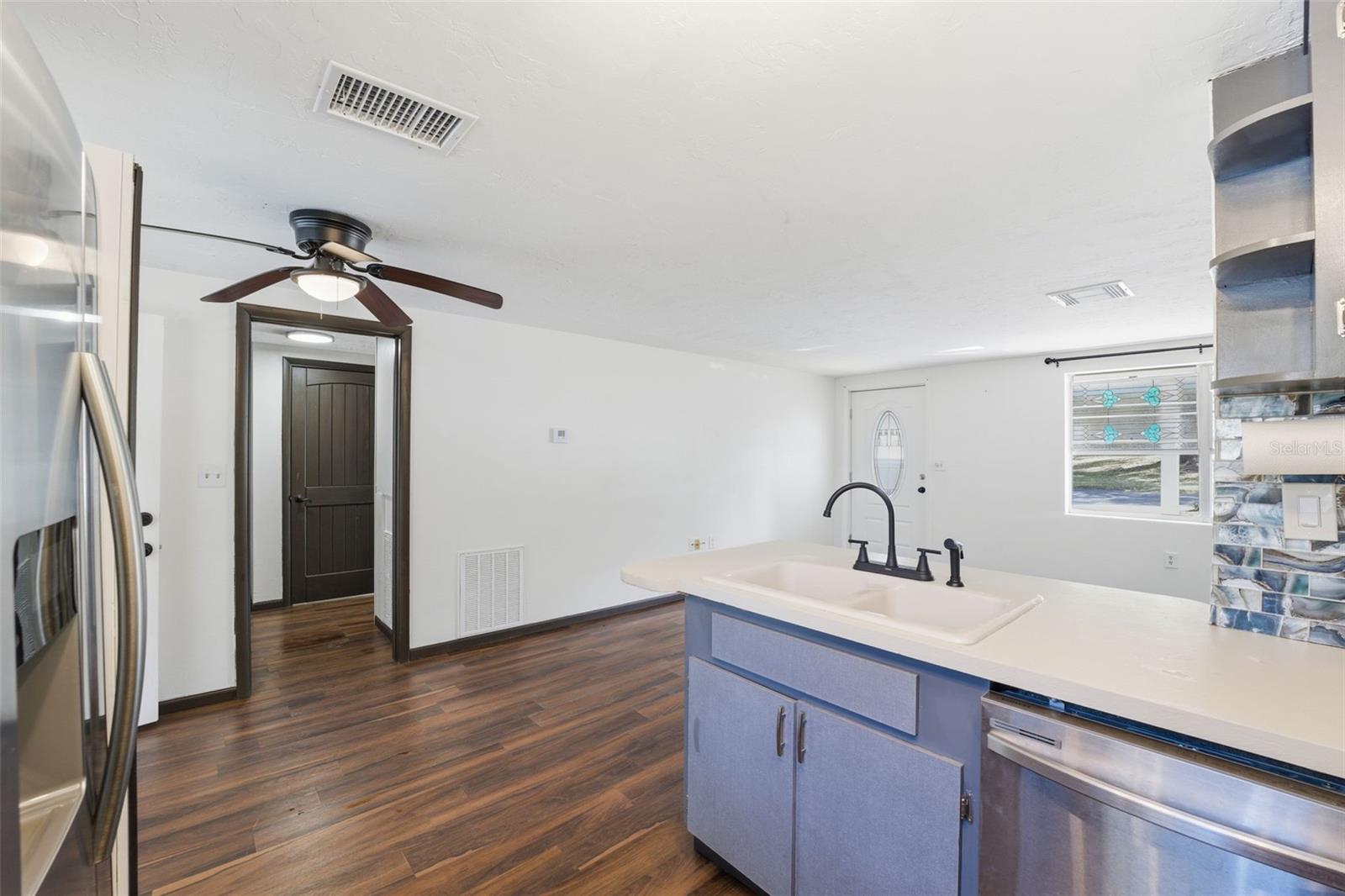 Image 10 of 39 For 62 Tyler Street