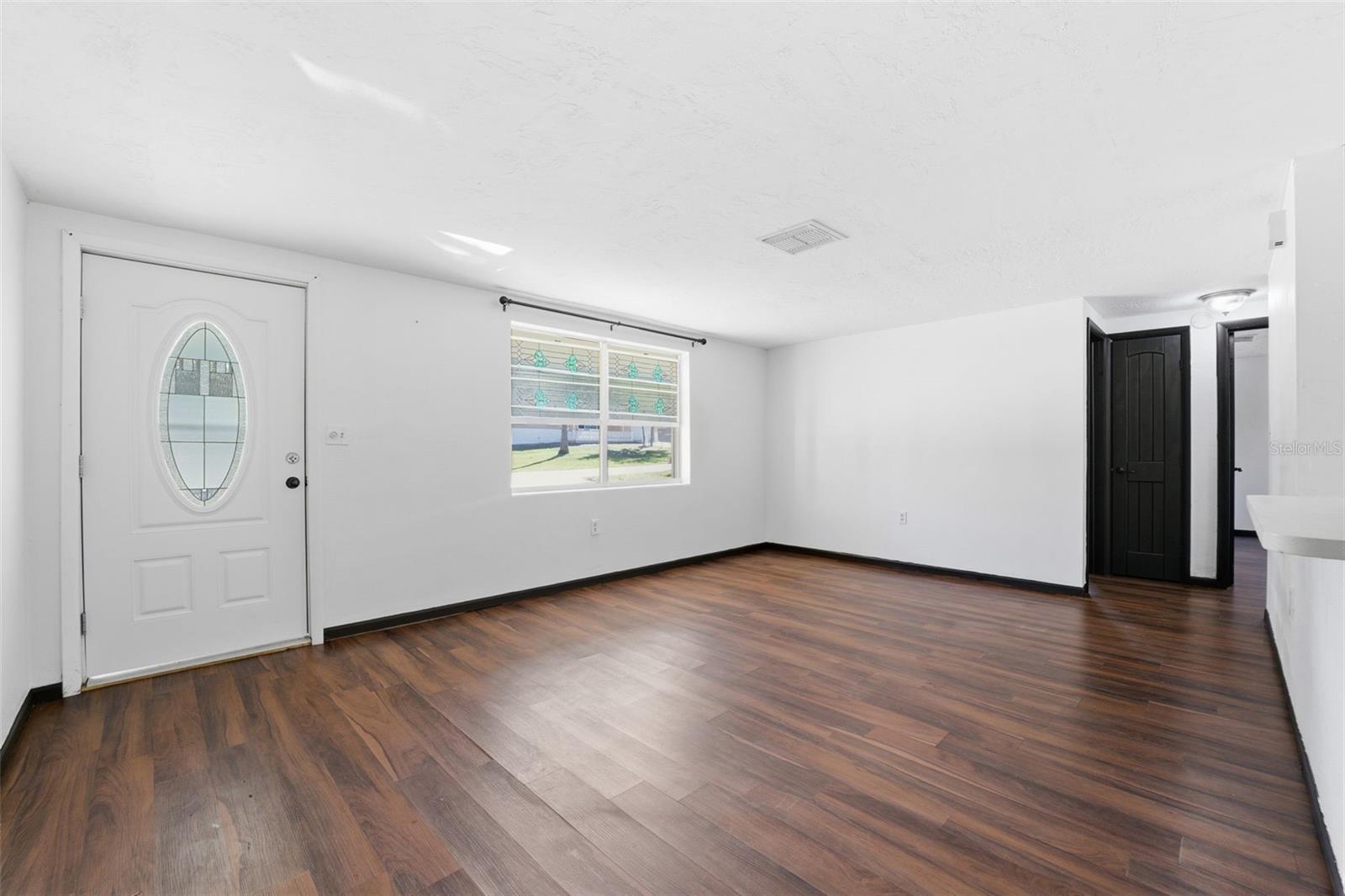 Image 12 of 39 For 62 Tyler Street