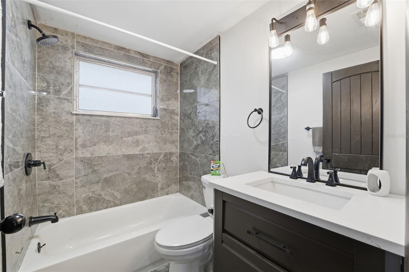 Image 16 of 39 For 62 Tyler Street