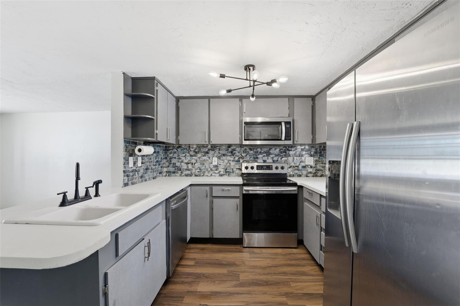 Image 7 of 39 For 62 Tyler Street