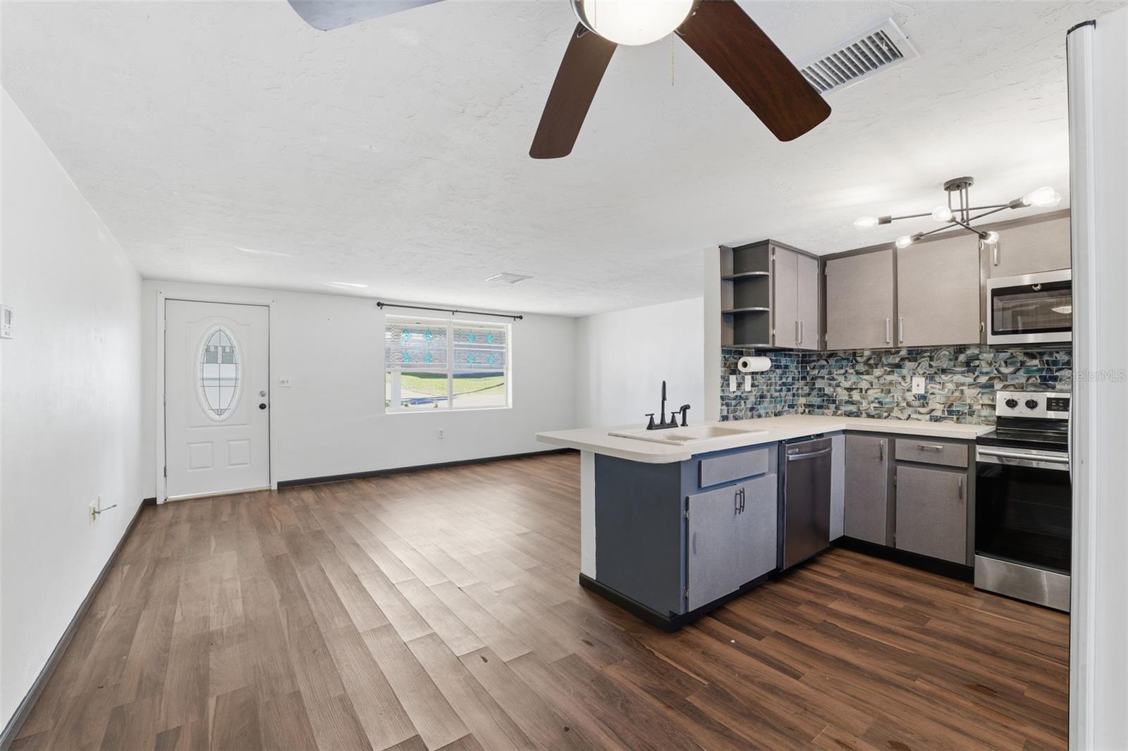 Image 8 of 39 For 62 Tyler Street