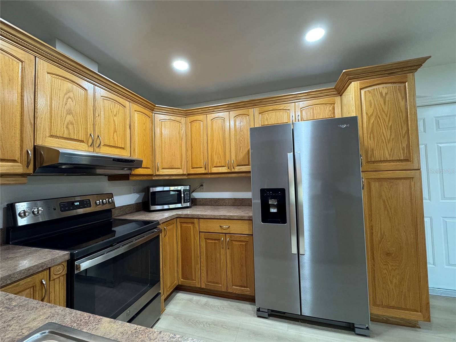 Image 3 of 22 For 6445 109th Avenue N