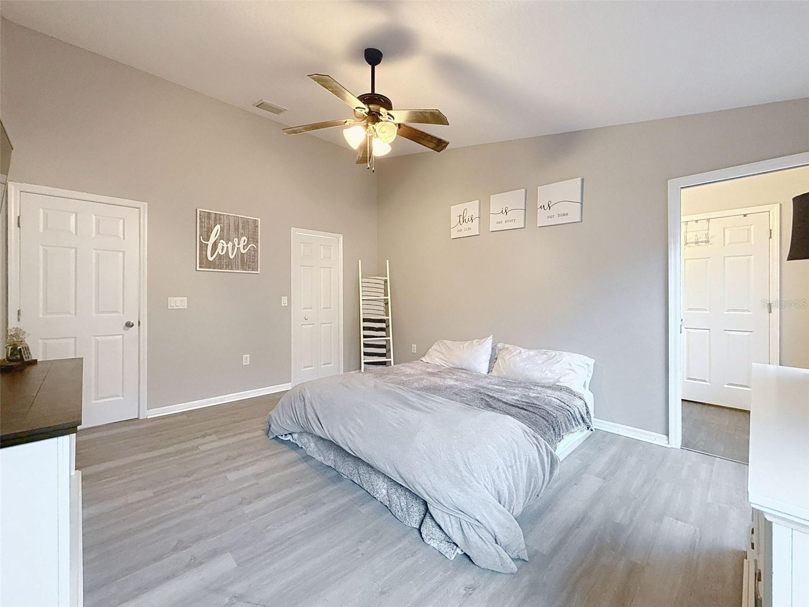 Image 18 of 61 For 5917 High Street