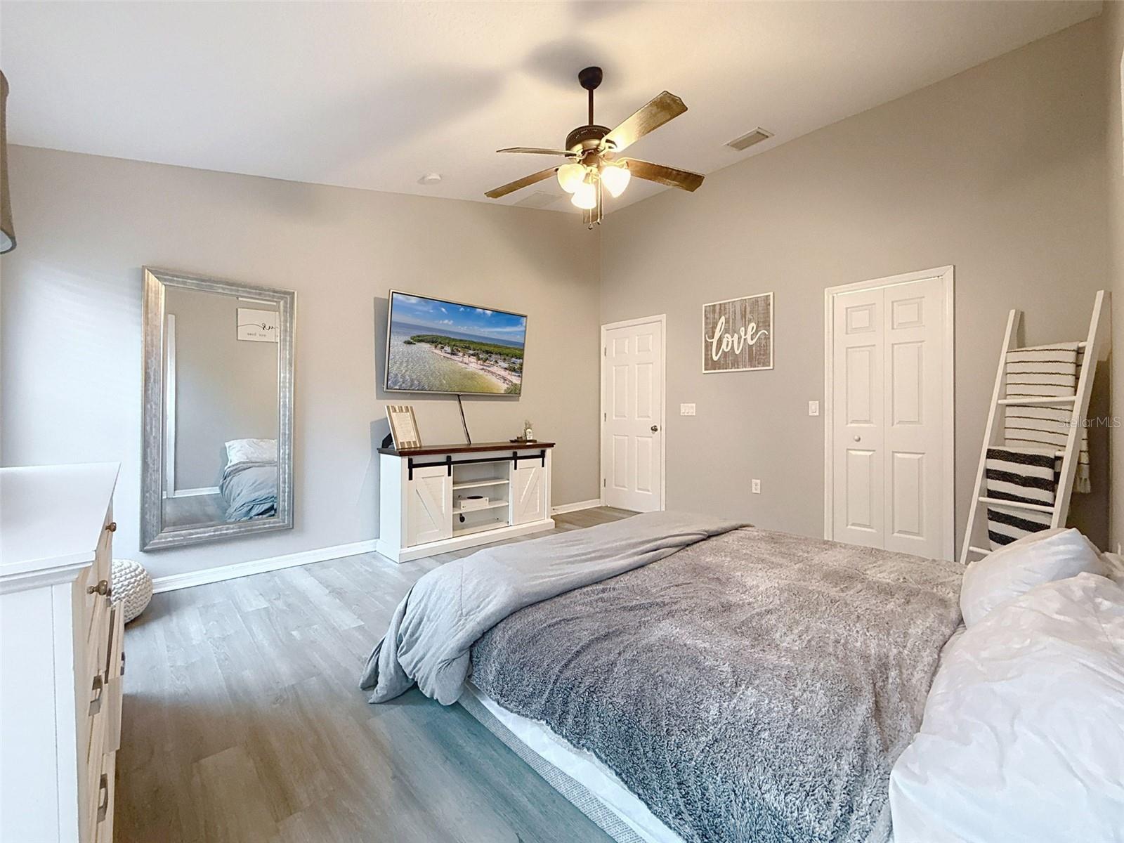 Image 19 of 61 For 5917 High Street