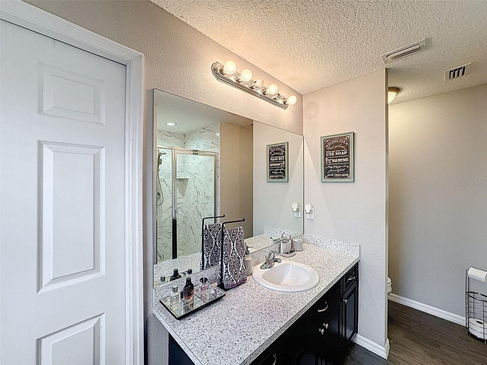 Image 20 of 61 For 5917 High Street