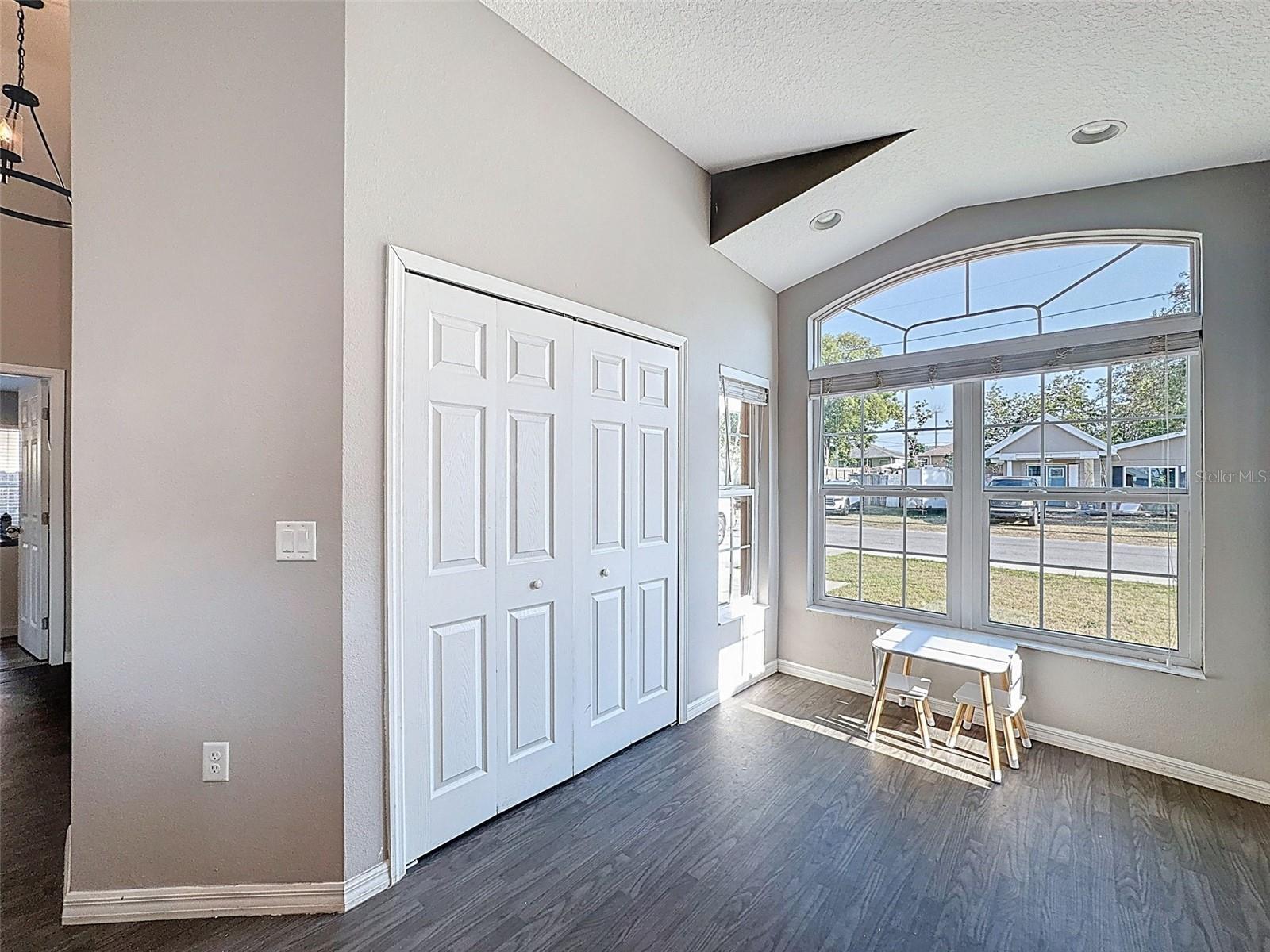 Image 9 of 61 For 5917 High Street