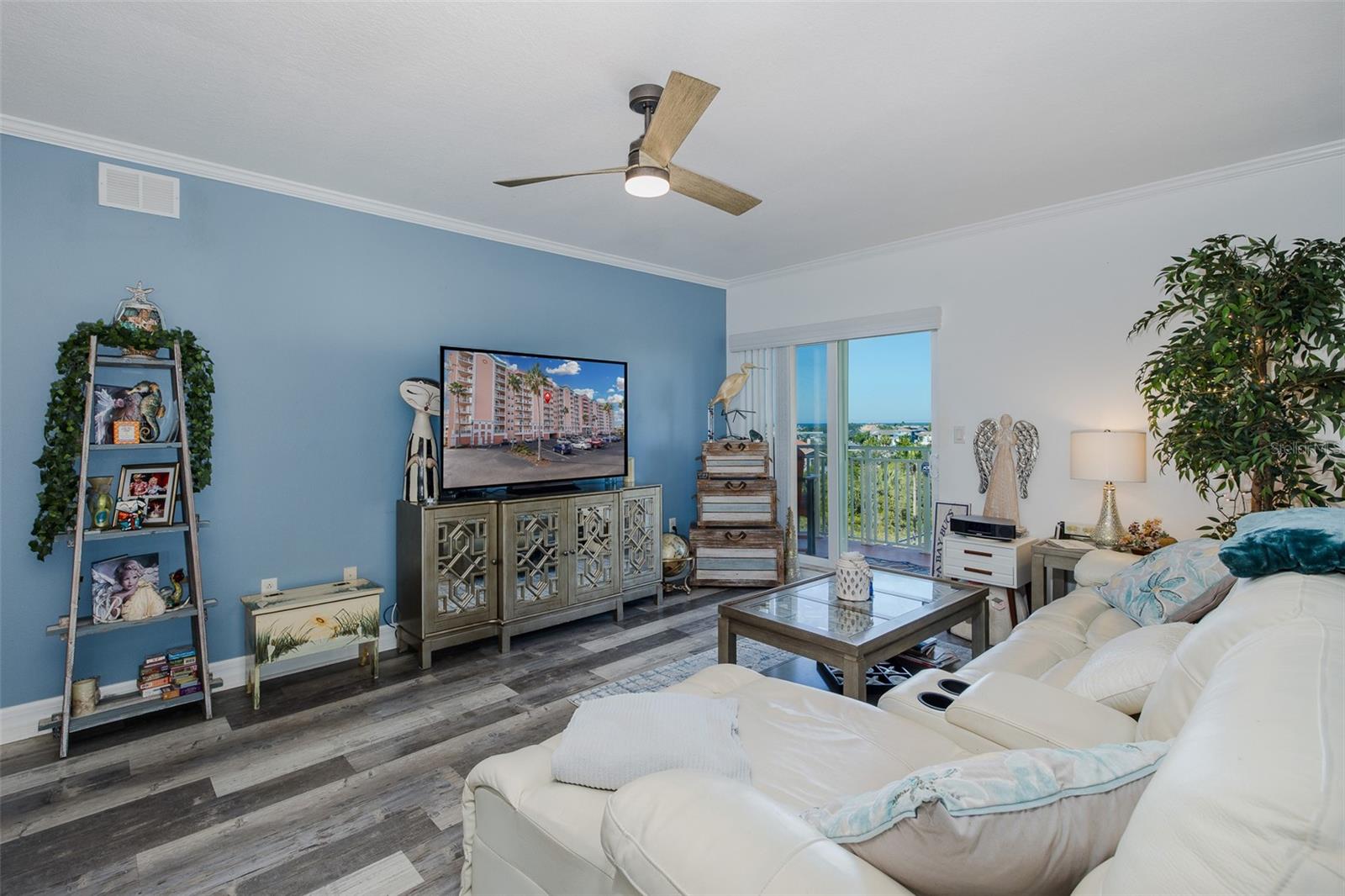 Image 3 of 45 For 4516 Seagull Drive 615