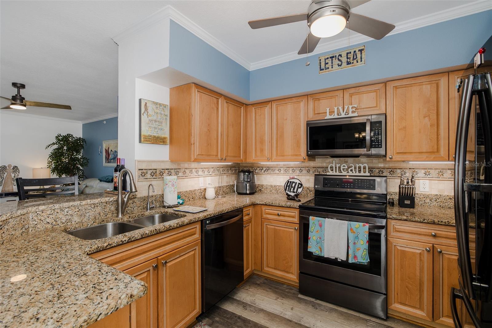 Image 6 of 45 For 4516 Seagull Drive 615