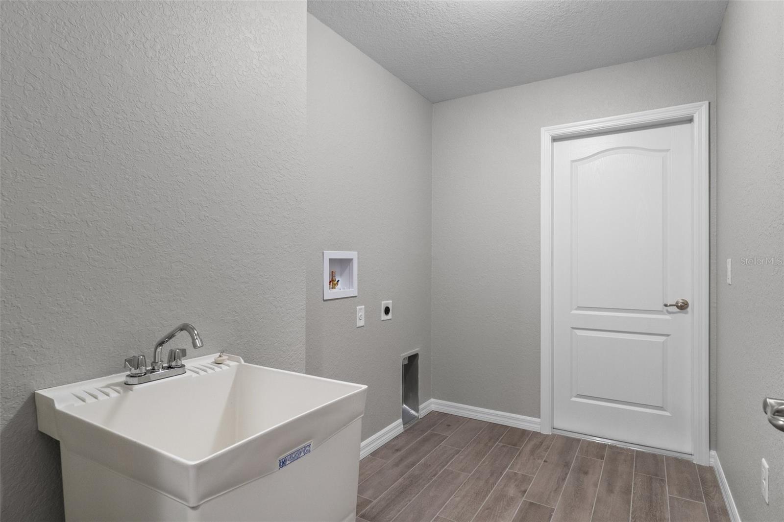 Image 43 of 46 For 4118 Pink Poppy Drive