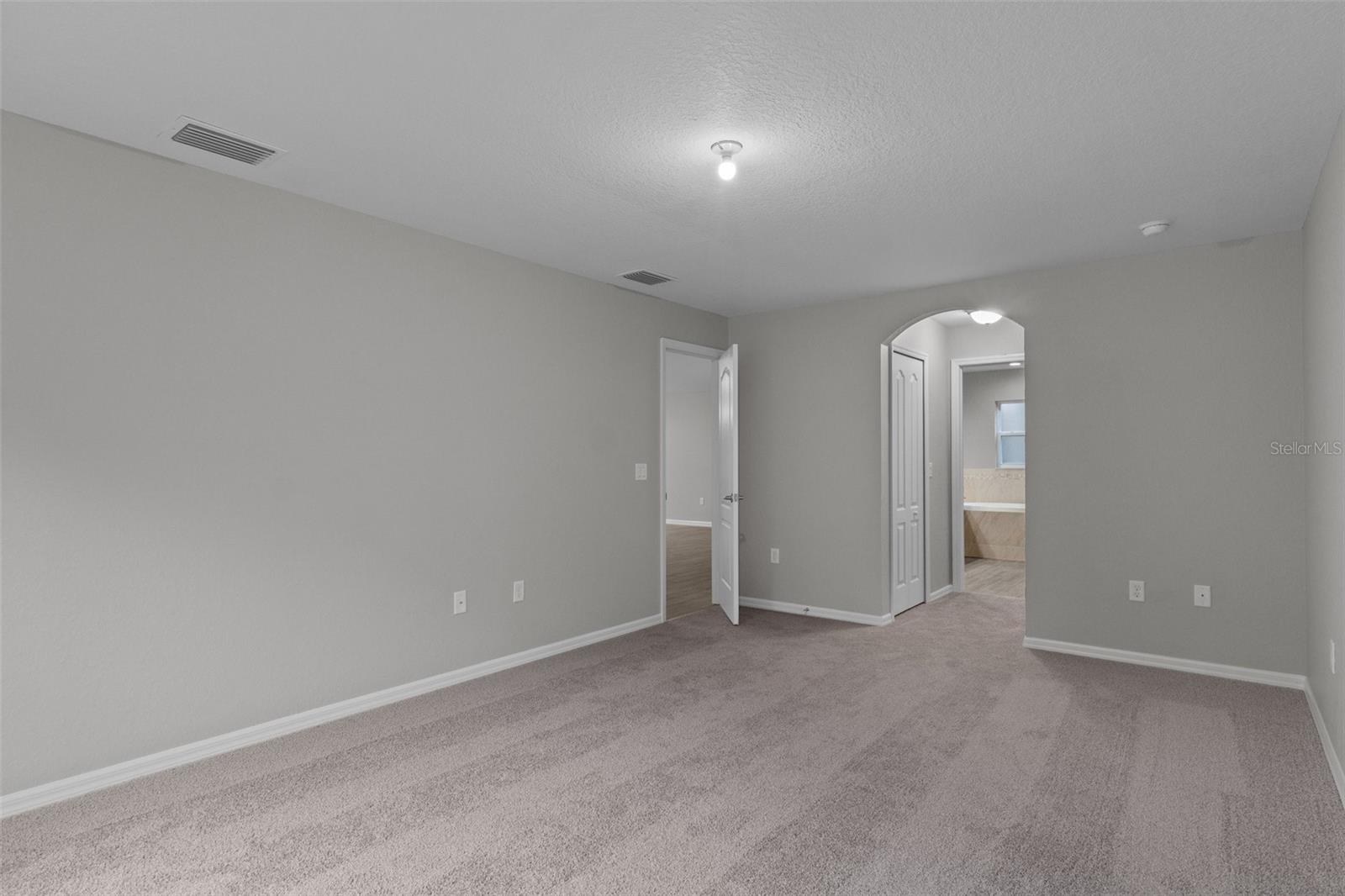 Image 22 of 46 For 4 Palm Grass Court