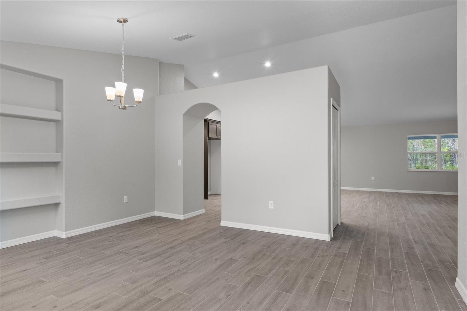 Image 5 of 46 For 4 Palm Grass Court