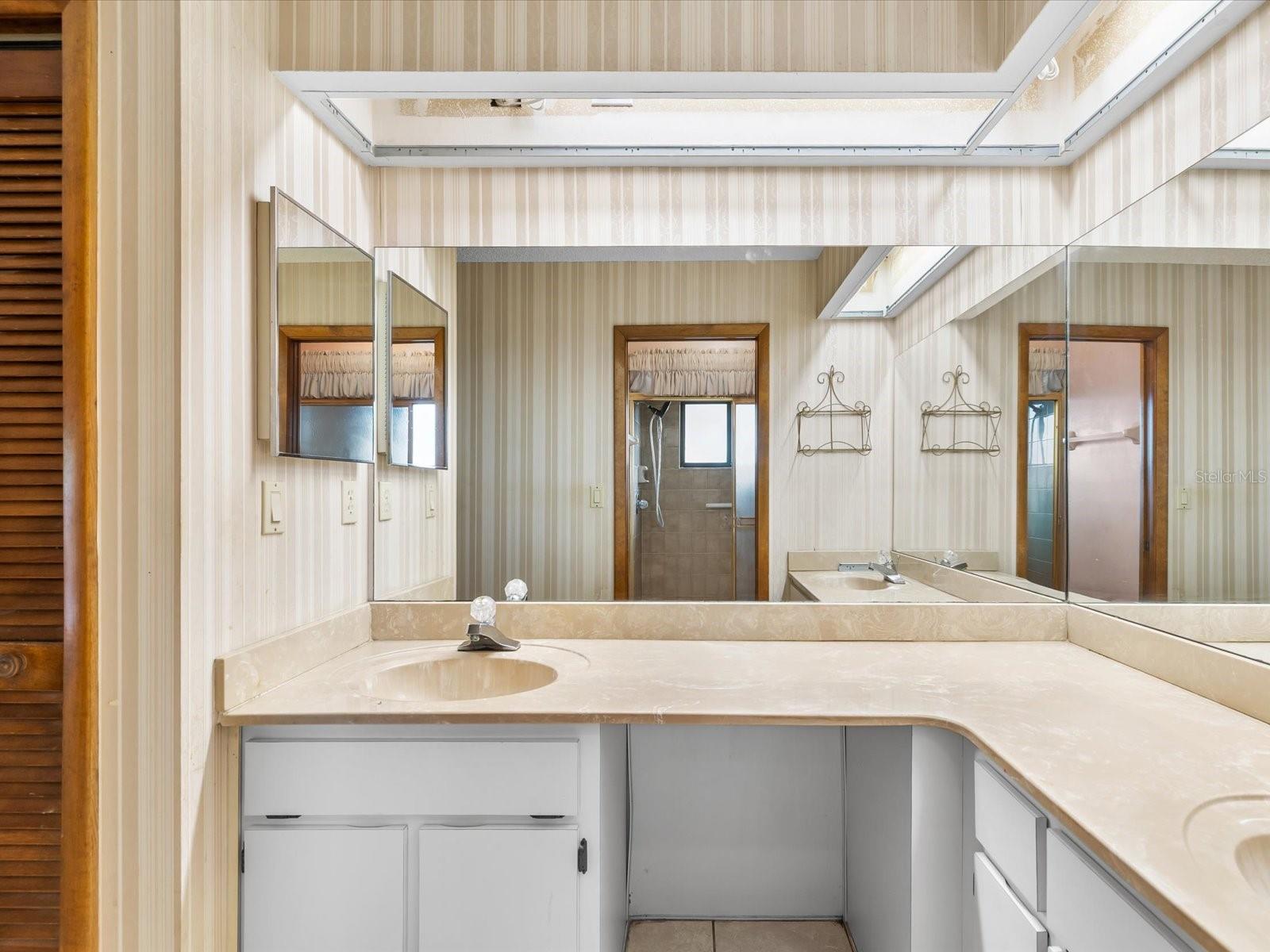 Image 13 of 29 For 2469 Anchor Avenue