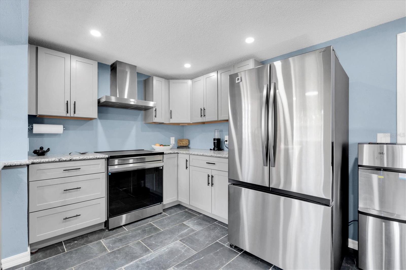 Listing photo id 10 for 7312 Mako Drive