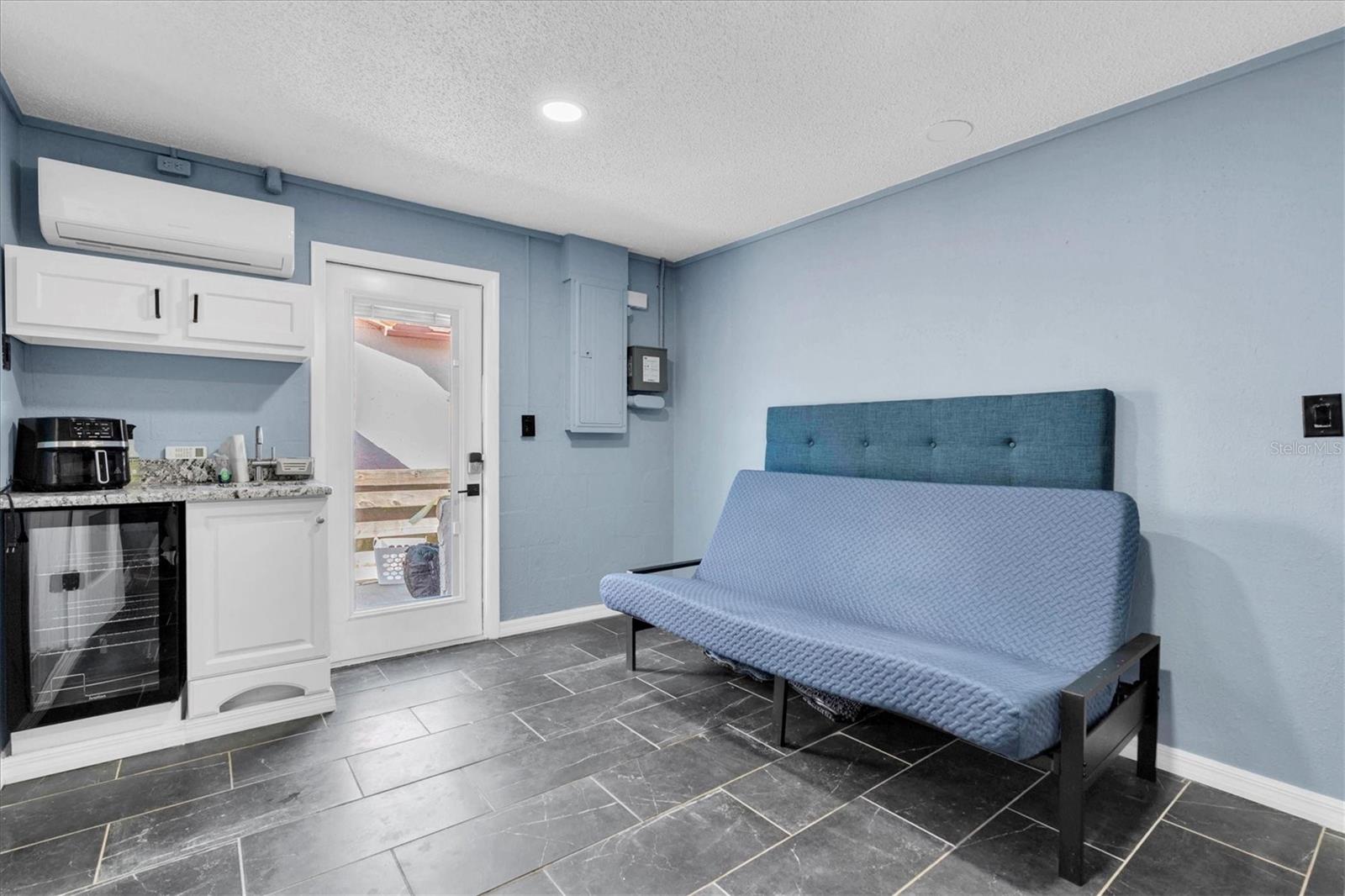 Listing photo id 18 for 7312 Mako Drive