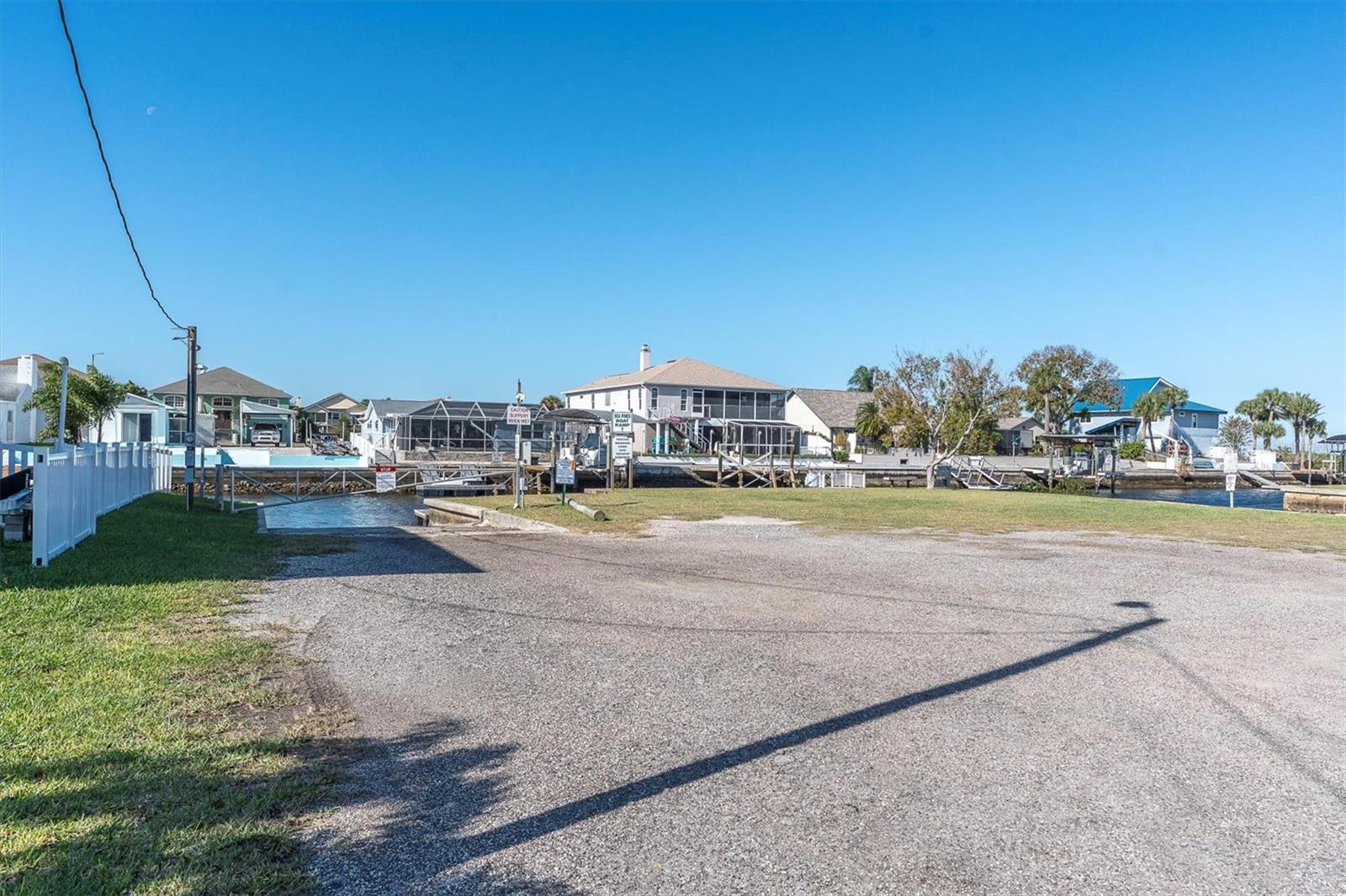 Listing photo id 38 for 7312 Mako Drive