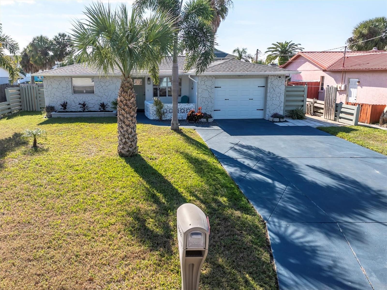 Listing photo id 40 for 7312 Mako Drive