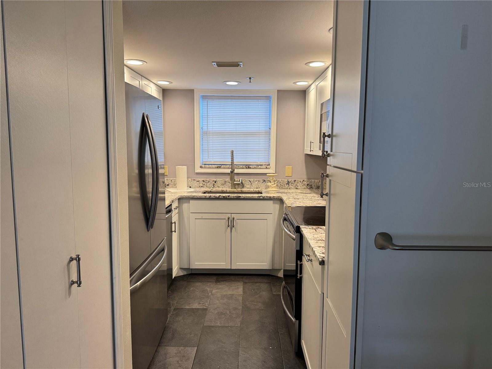 Image 15 of 25 For 2210 Vista Del Sol Circle 503