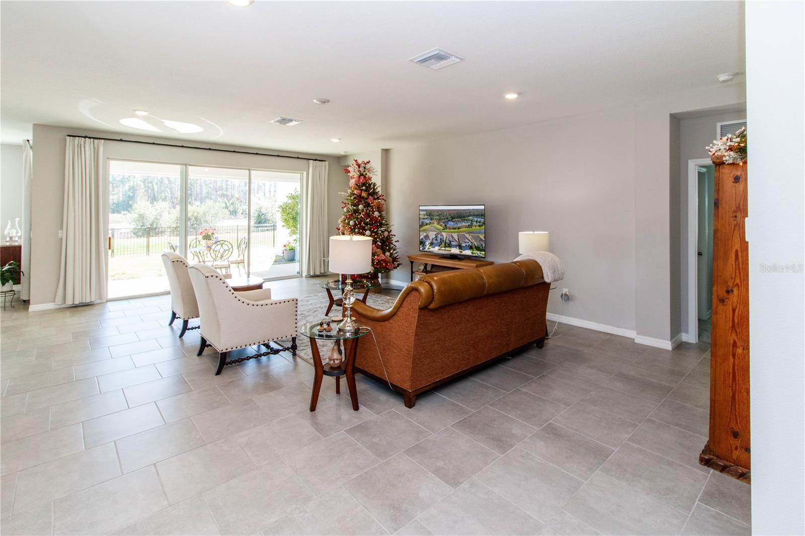 Image 11 of 39 For 7629 Broad River Avenue