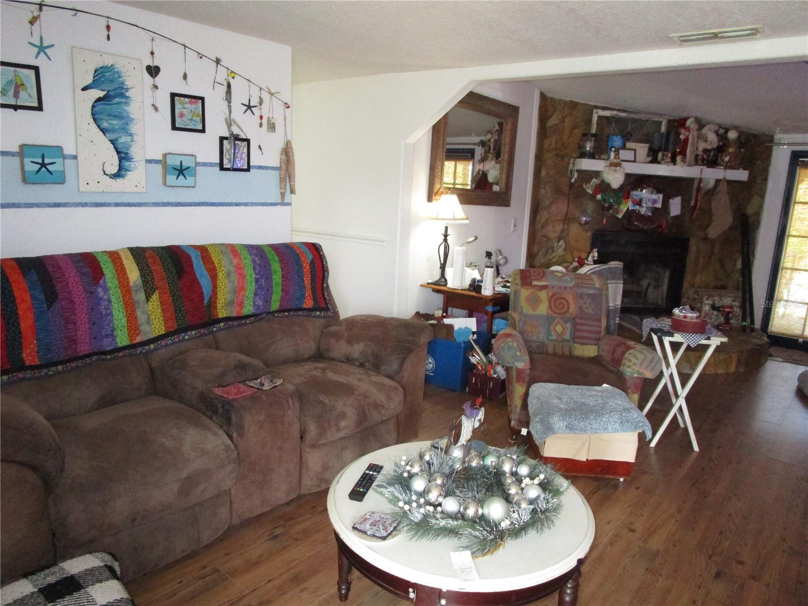 Image 12 of 62 For 17609 Bathurst Avenue