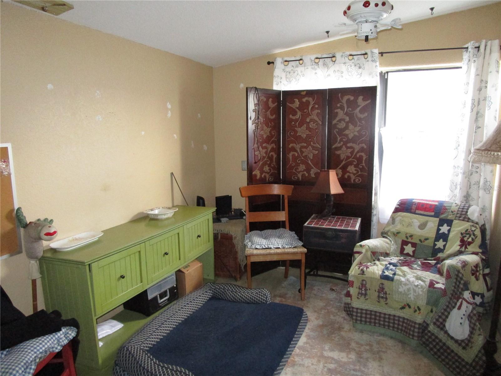 Image 18 of 62 For 17609 Bathurst Avenue