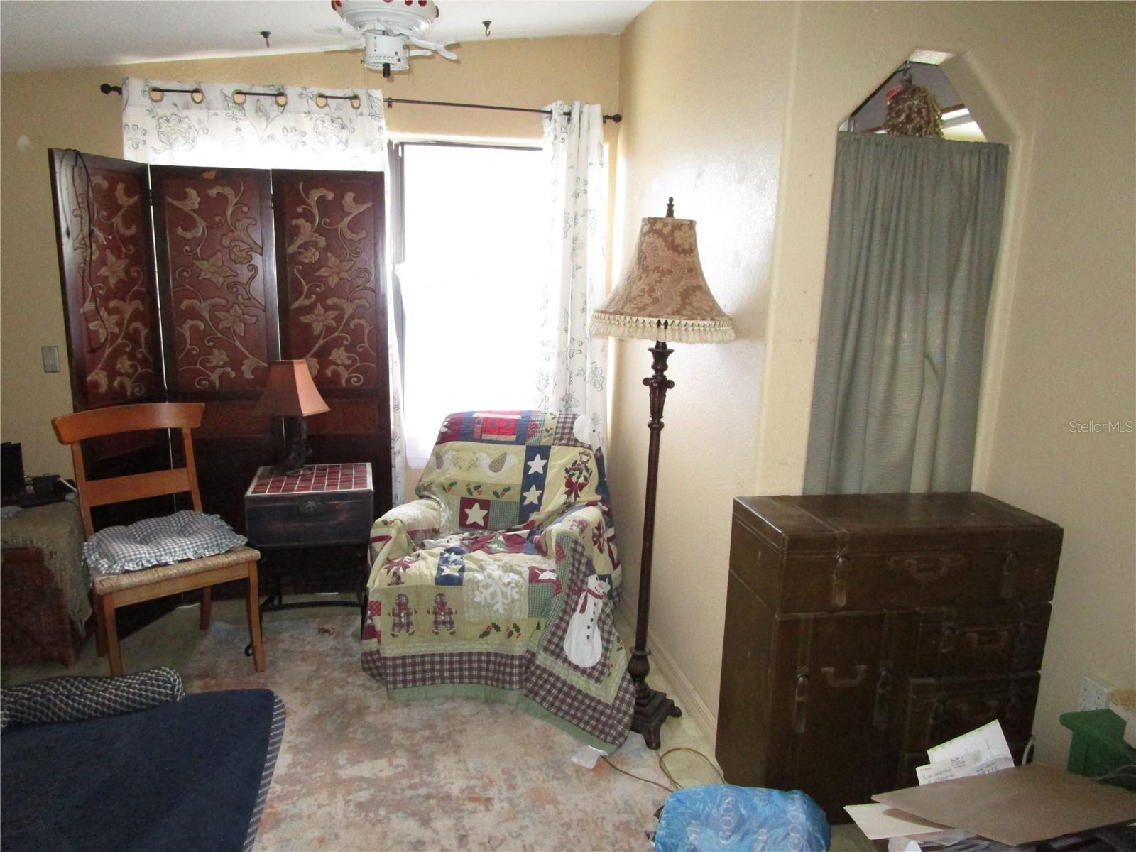 Image 19 of 62 For 17609 Bathurst Avenue