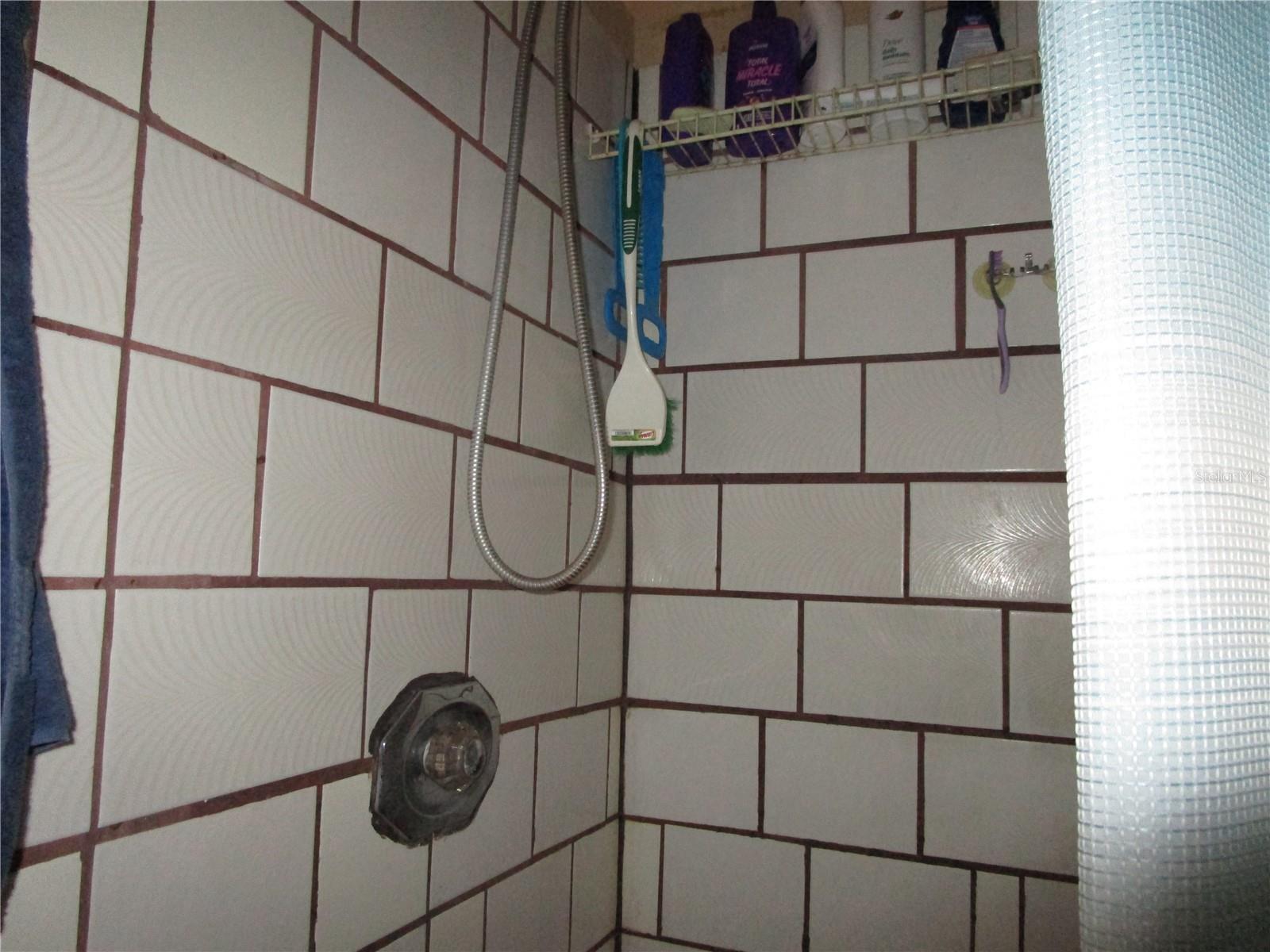 Image 29 of 62 For 17609 Bathurst Avenue