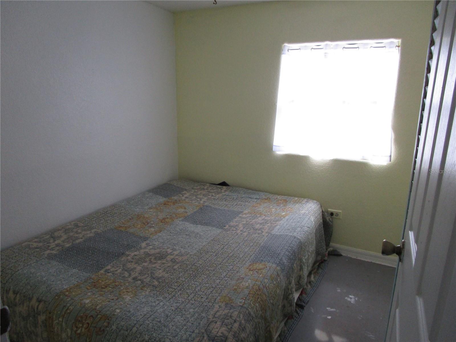 Image 32 of 62 For 17609 Bathurst Avenue