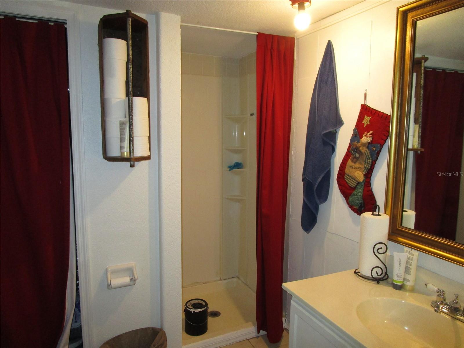 Image 36 of 62 For 17609 Bathurst Avenue