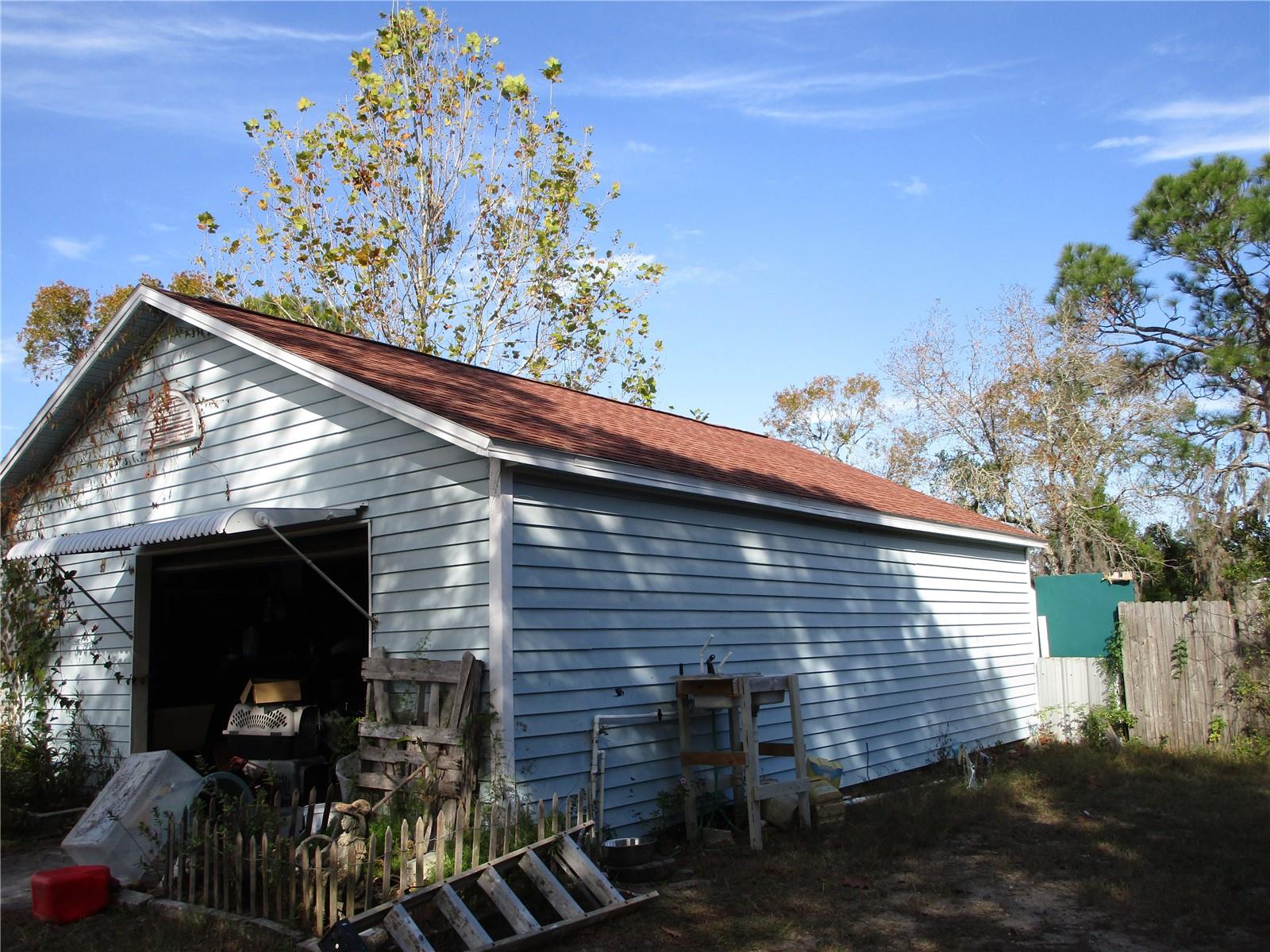 Image 43 of 62 For 17609 Bathurst Avenue