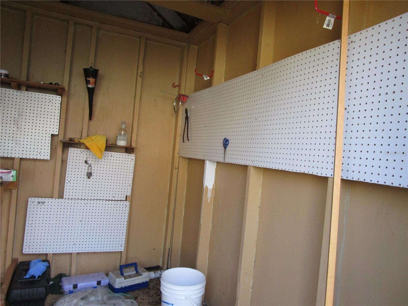 Image 47 of 62 For 17609 Bathurst Avenue