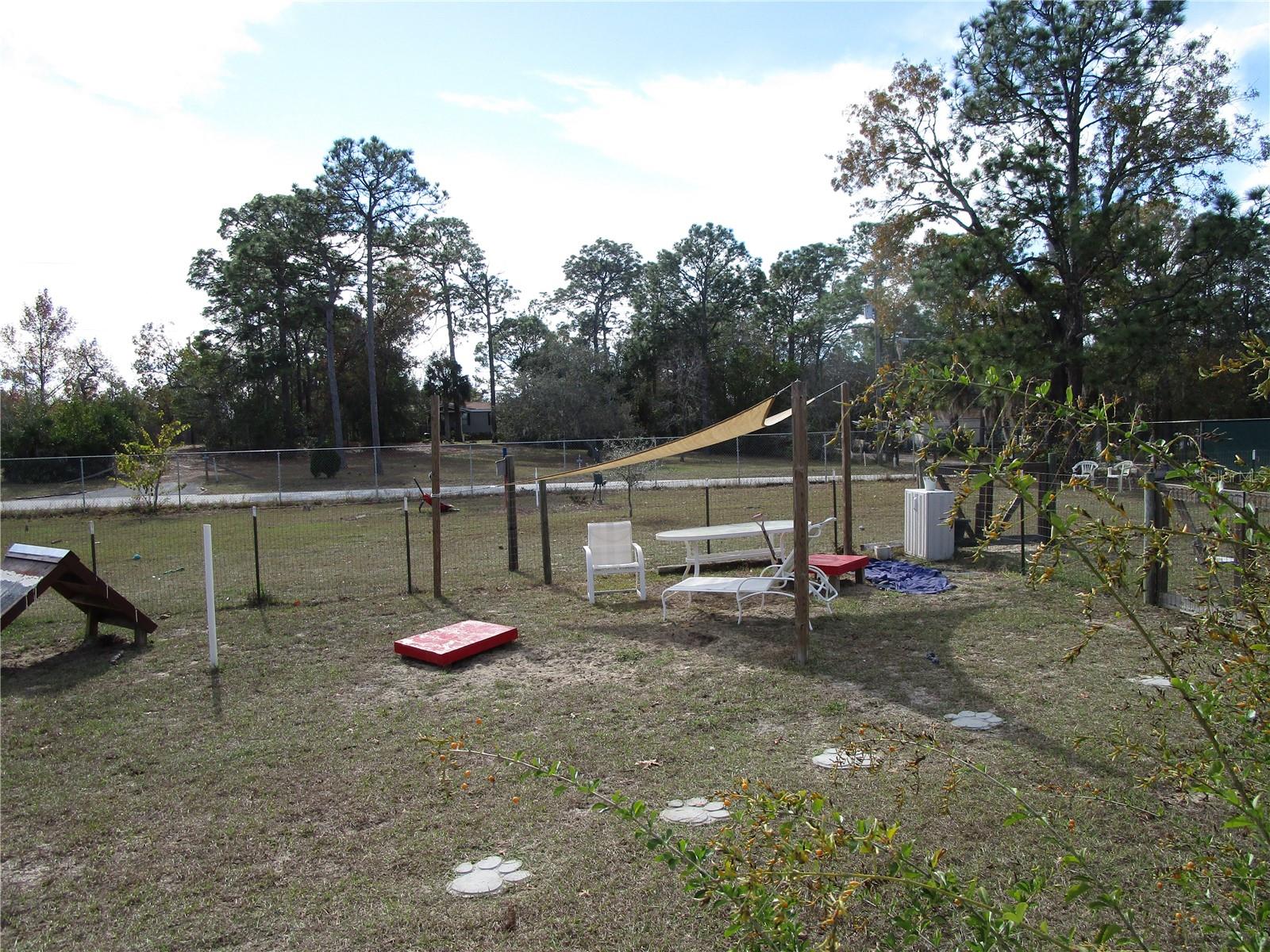 Image 54 of 62 For 17609 Bathurst Avenue