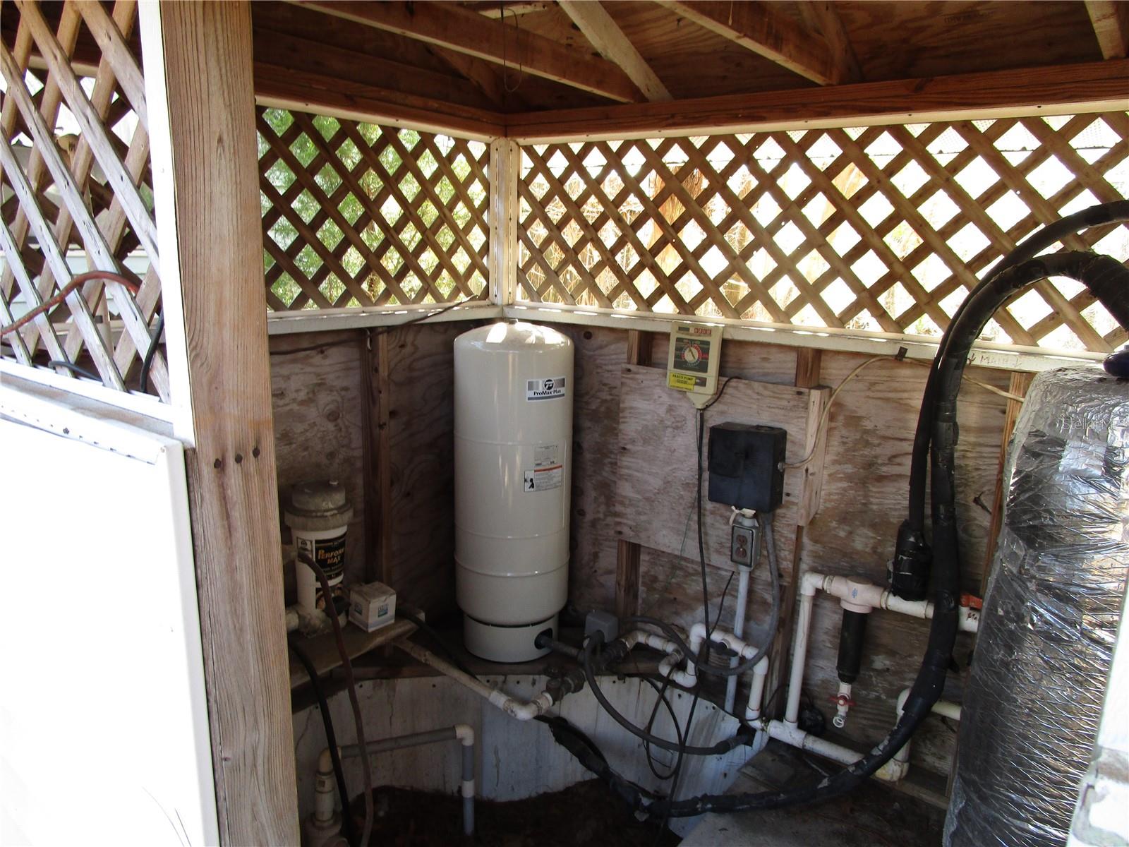 Image 58 of 62 For 17609 Bathurst Avenue