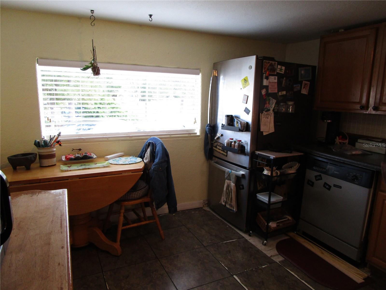 Image 6 of 62 For 17609 Bathurst Avenue