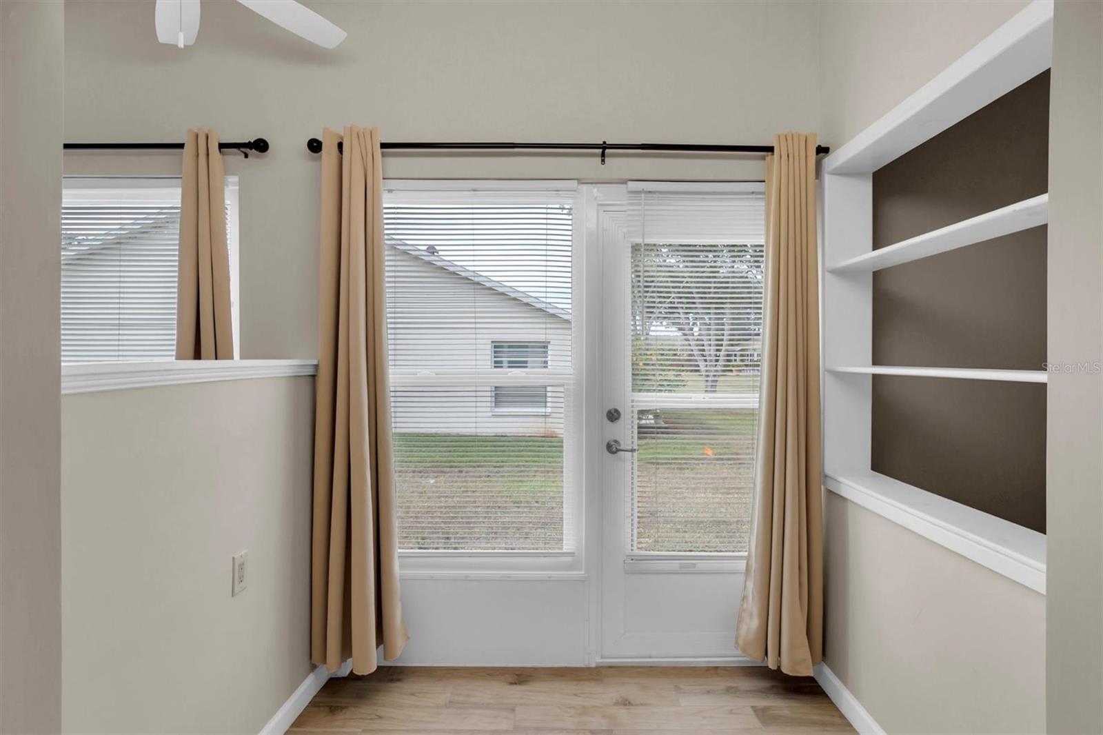 Image 13 of 30 For 4745 Vicksburg Court