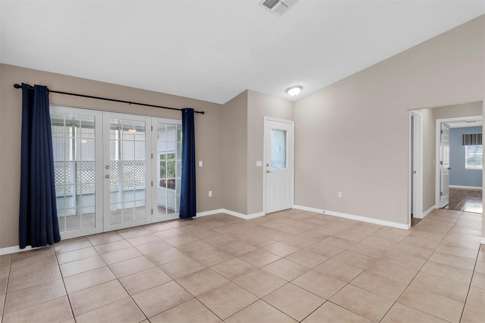 Image 5 of 30 For 4745 Vicksburg Court