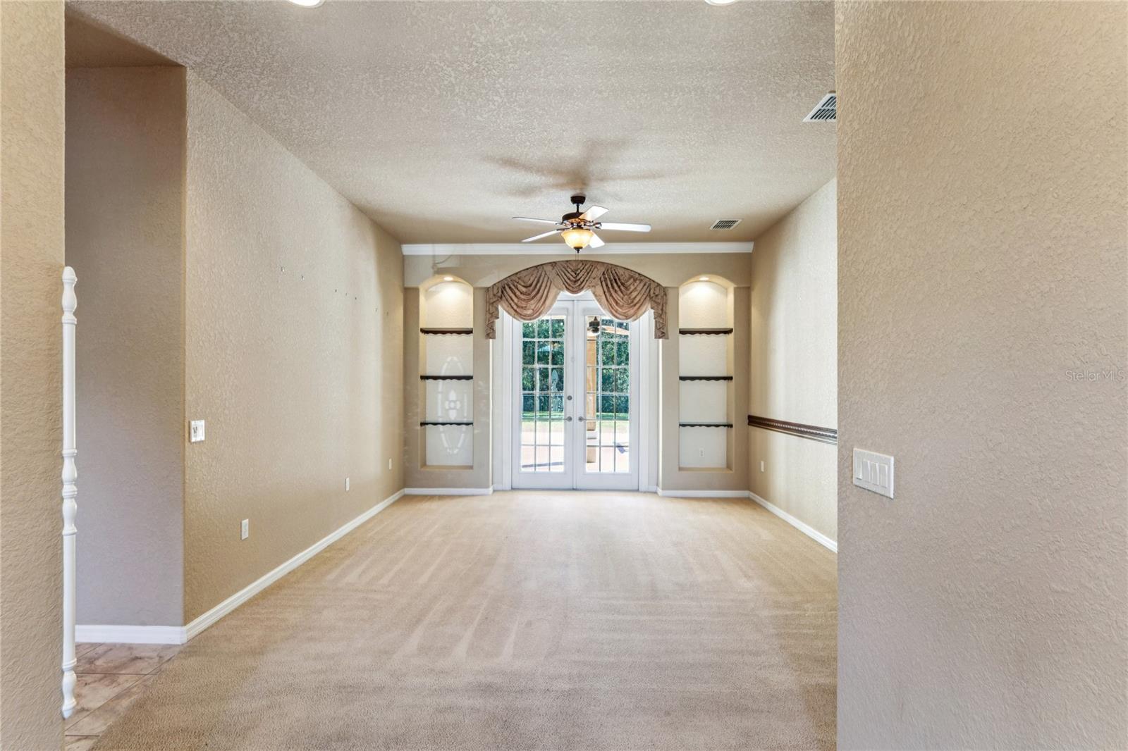 Image 14 of 95 For 6034 Wooden Street