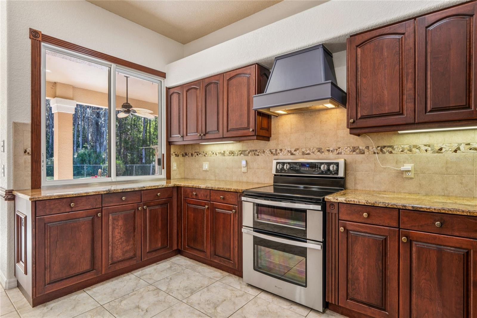 Image 17 of 95 For 6034 Wooden Street