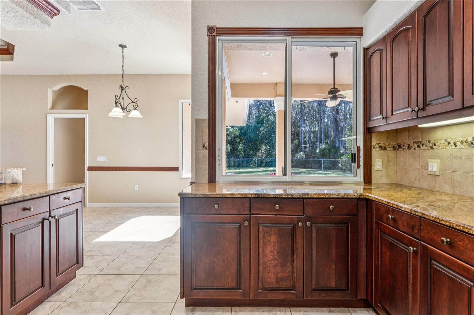 Image 18 of 95 For 6034 Wooden Street